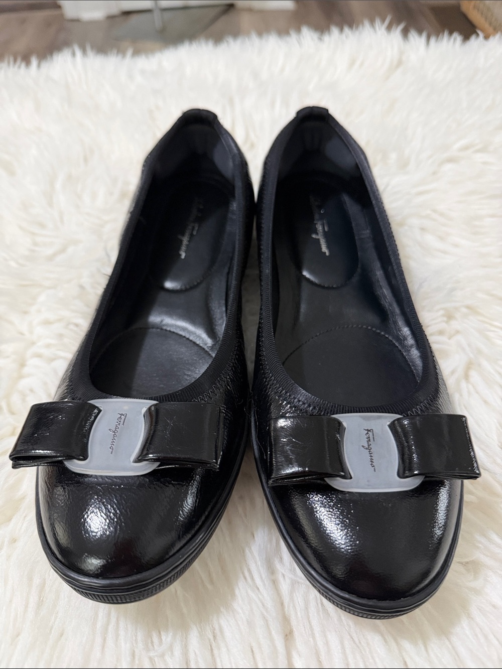 Salvatore Ferragamo Black Patent Vara Bow Flats-Ballet Size 8